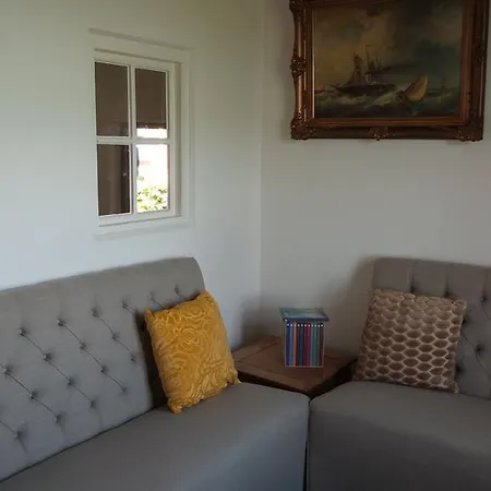 Rechthuis Van Zouteveen Bed & Breakfast 4*
