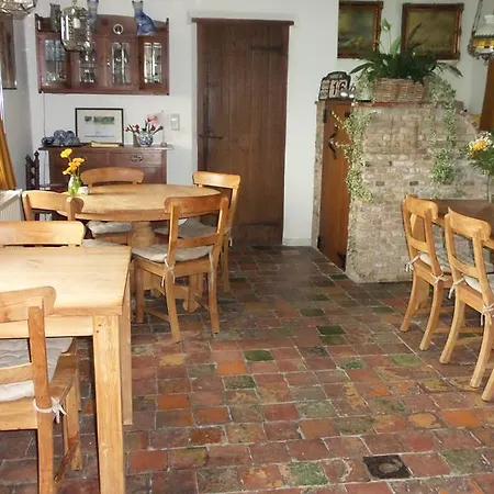 Bed & Breakfast Rechthuis Van Zouteveen 4*