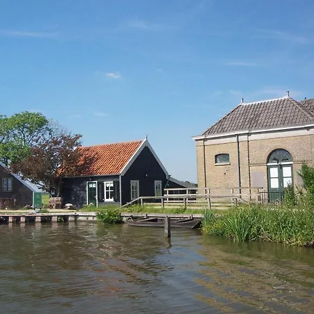 Rechthuis Van Zouteveen Bed & Breakfast Schipluiden