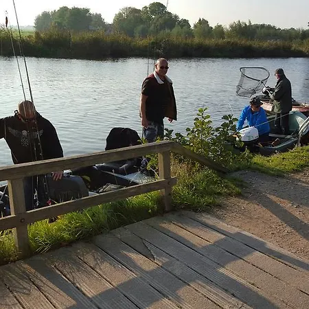 Rechthuis Van Zouteveen Bed & Breakfast Schipluiden