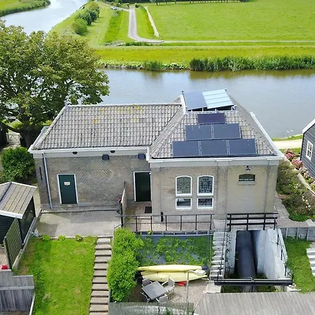 Bed & Breakfast Rechthuis Van Zouteveen 4*