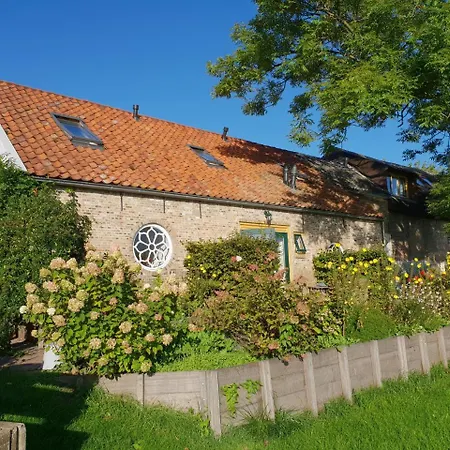 Bed & Breakfast Rechthuis Van Zouteveen 4*