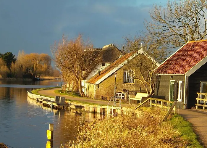 Rechthuis Zouteveen Bed and breakfast 4*