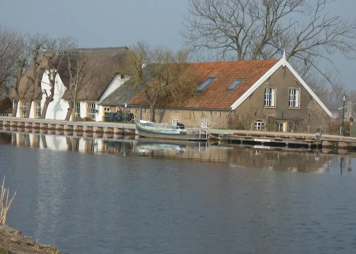 Bed and breakfast Rechthuis Zouteveen 4*