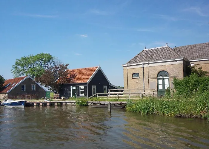 Rechthuis Zouteveen Bed and breakfast Schipluiden