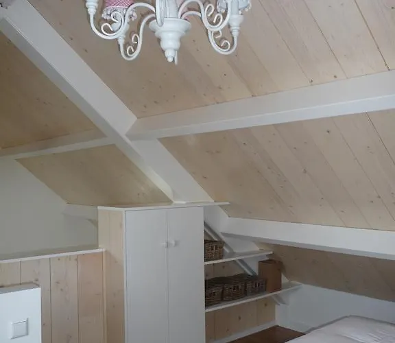 Rechthuis Zouteveen Bed and breakfast 4*