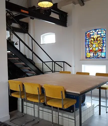 Rechthuis Zouteveen Bed and breakfast 4*