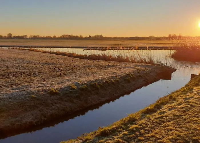 Rechthuis Zouteveen Bed and breakfast 4*