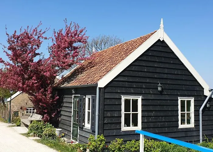 Rechthuis Zouteveen Bed and breakfast Schipluiden