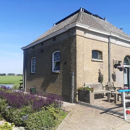 Rechthuis Zouteveen Bed & Breakfast