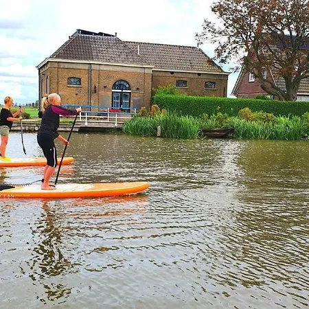 Rechthuis Zouteveen Bed & Breakfast 4*