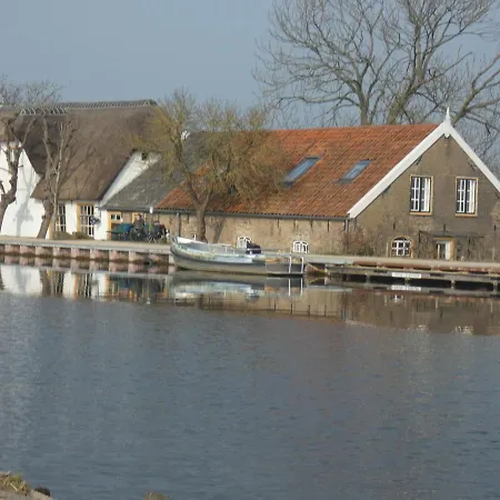 Bed & Breakfast Rechthuis Zouteveen 4*