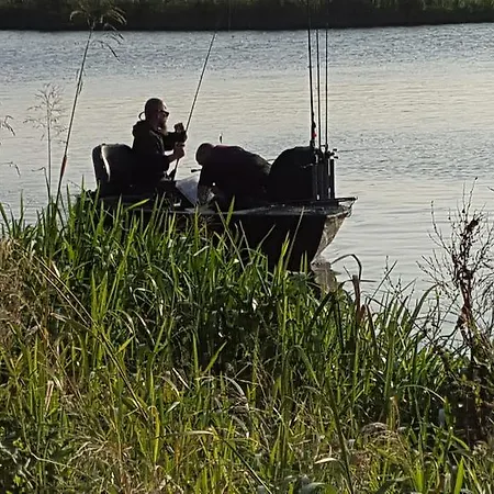 Bed & Breakfast Rechthuis Zouteveen 4*