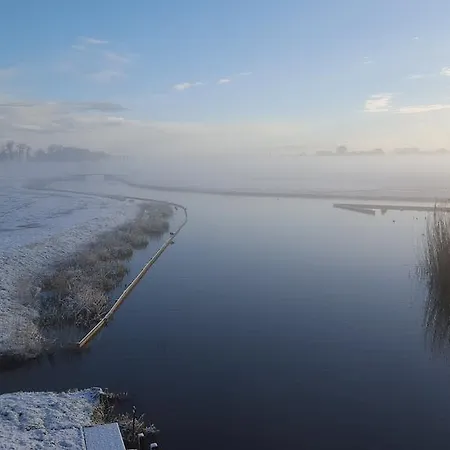 Rechthuis Zouteveen Bed & Breakfast