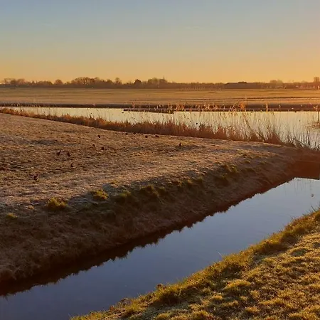 Rechthuis Zouteveen Bed & Breakfast 4*