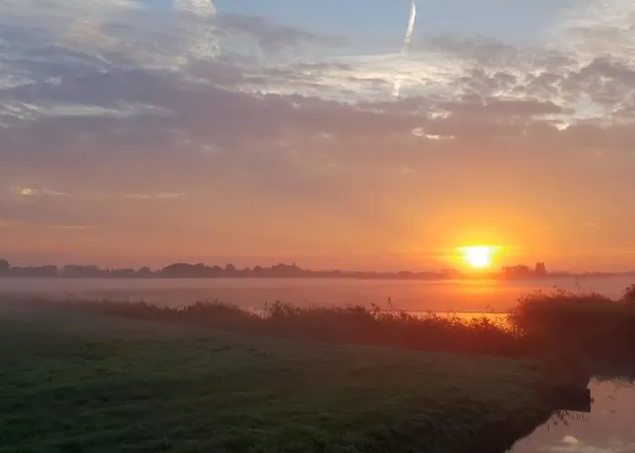 Rechthuis Zouteveen לינה וארוחת בוקר